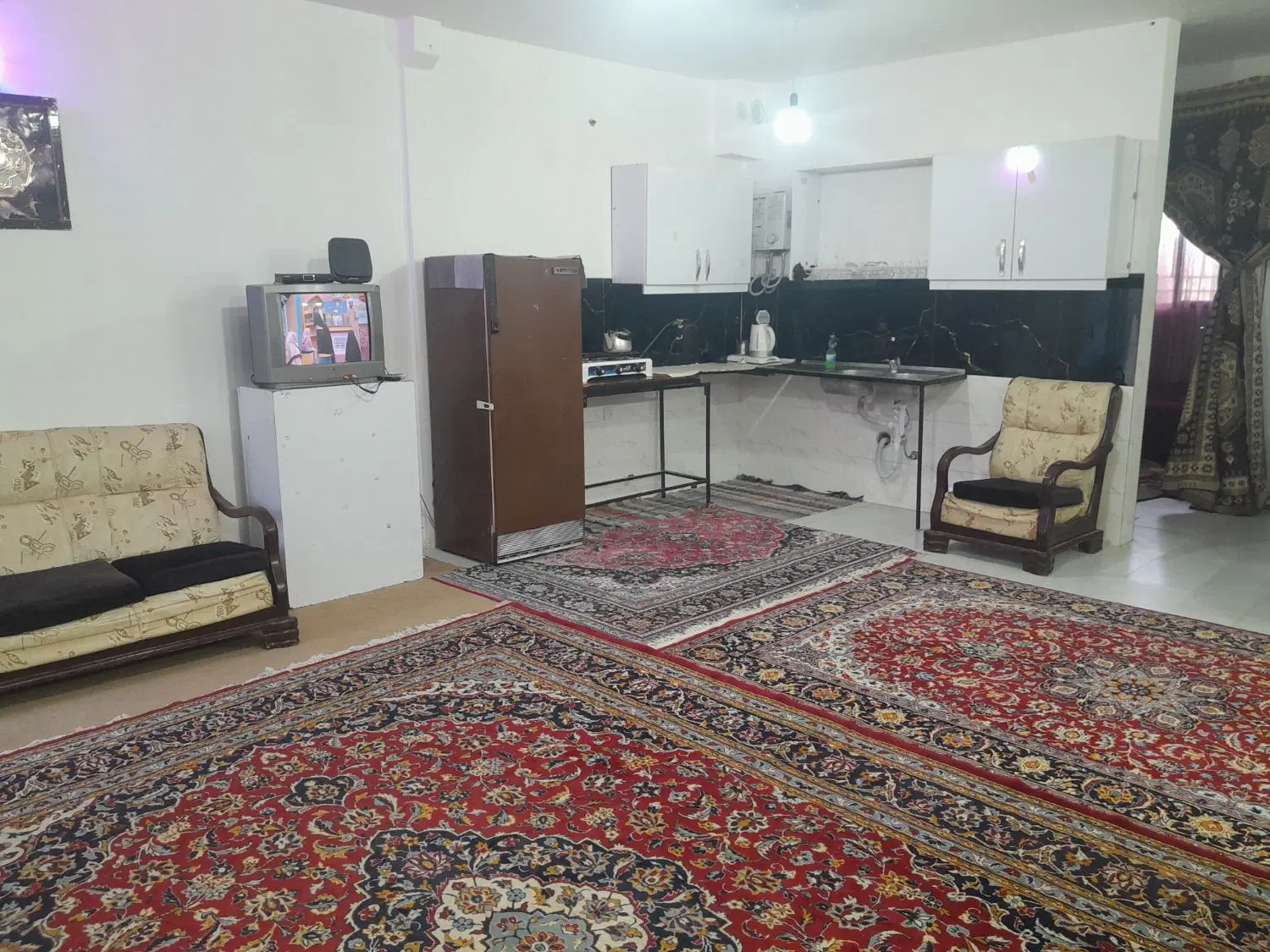 سوئیت با پارکینگ تمیز و مرتب داخل شهر