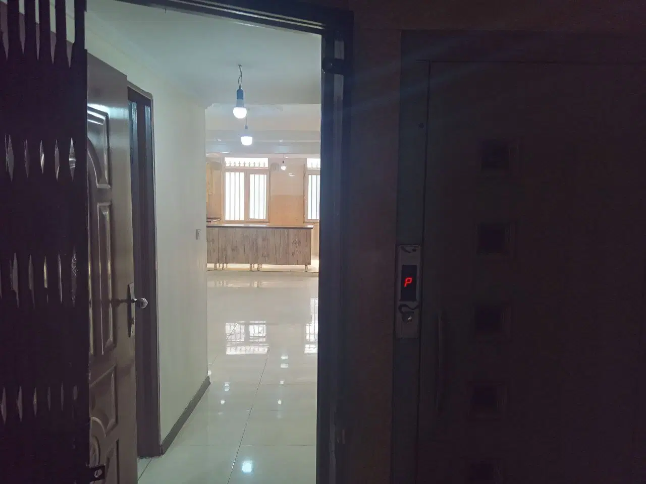 ساختمان 60متری