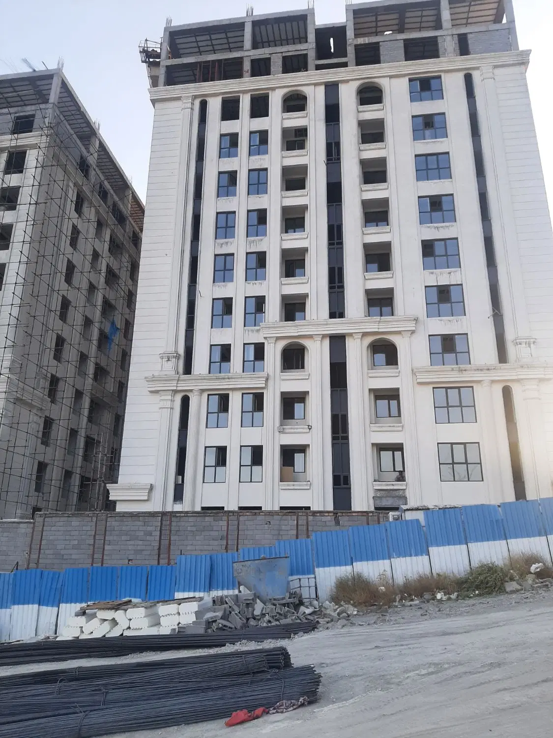 فروش امتیاز واحد۸۲ متری در برج .پونک خیابان معین