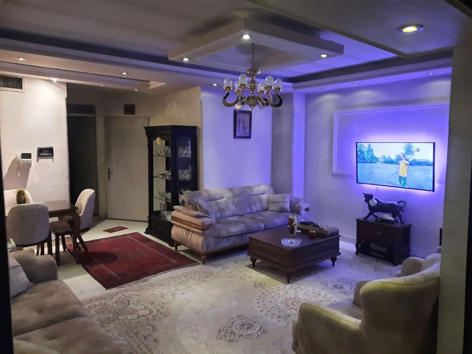 آپارتمان تک واحدی ۹۰متری حصارک بالا(کوچه یخچال)