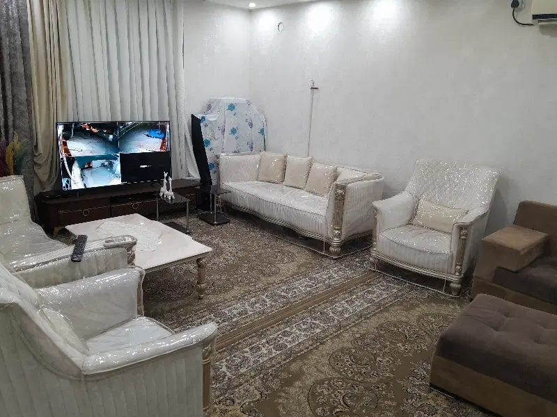 فروش یک باب خانه مبله به فروش می‌رسد.