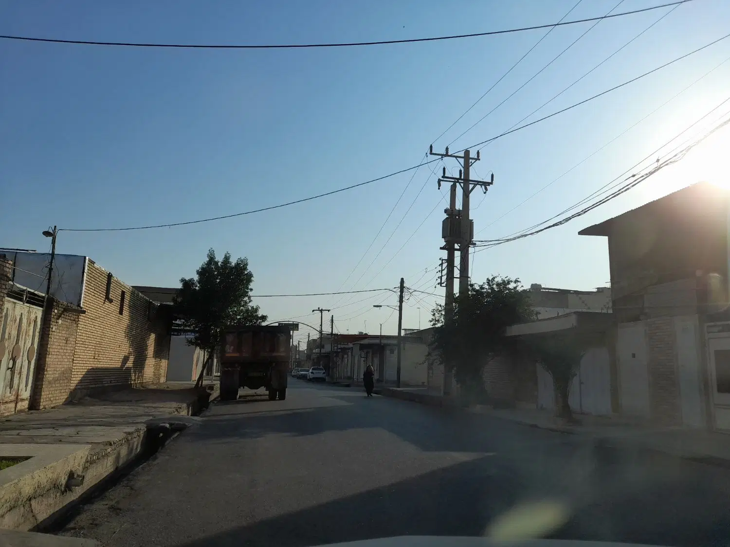 منزل کوی شهدا، سمت راست خ بابائیان، نزدیک بازارچه