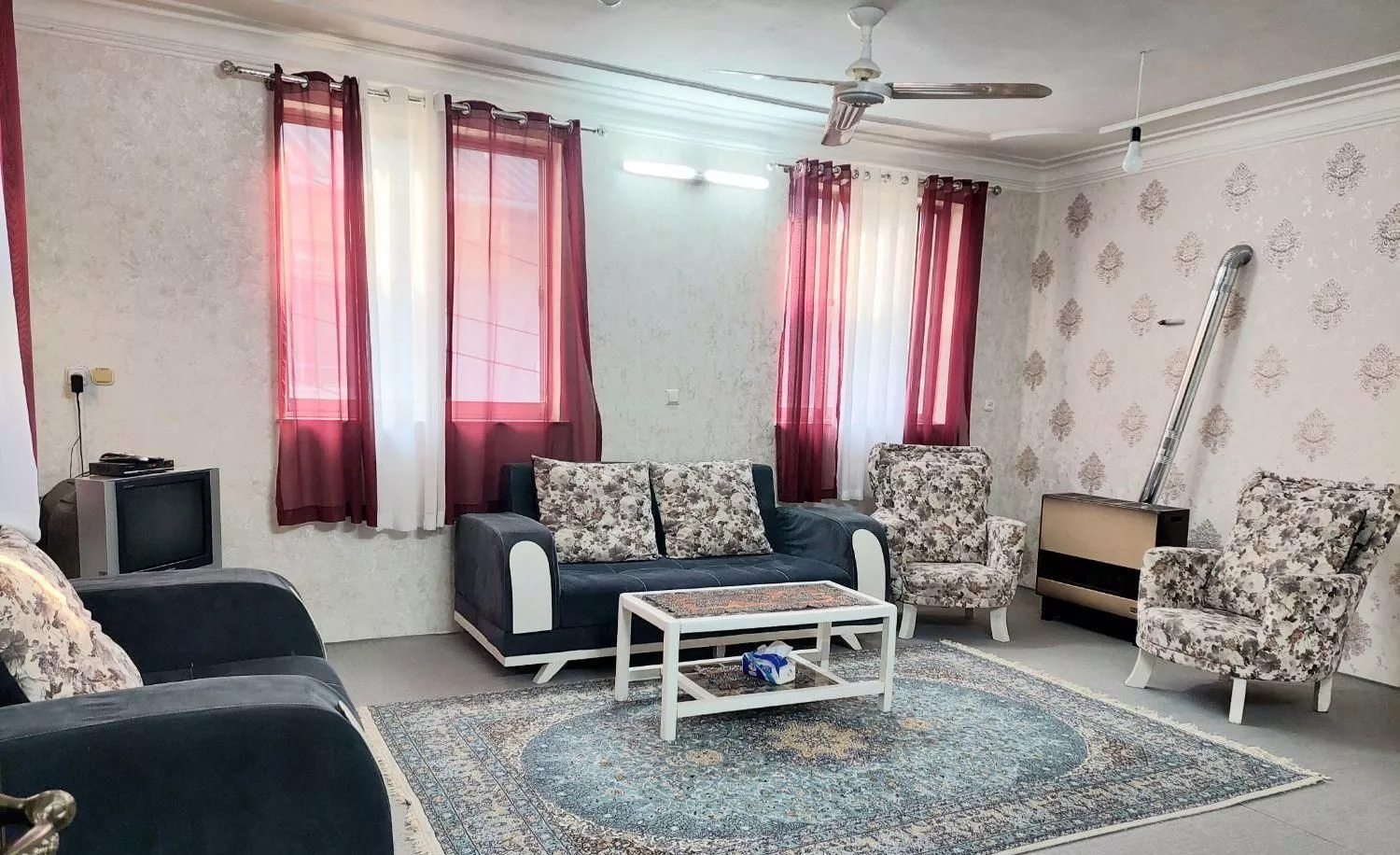 اجاره روزانه . هفتگی و ماهانه  آپارتمان ۸۰ متر
