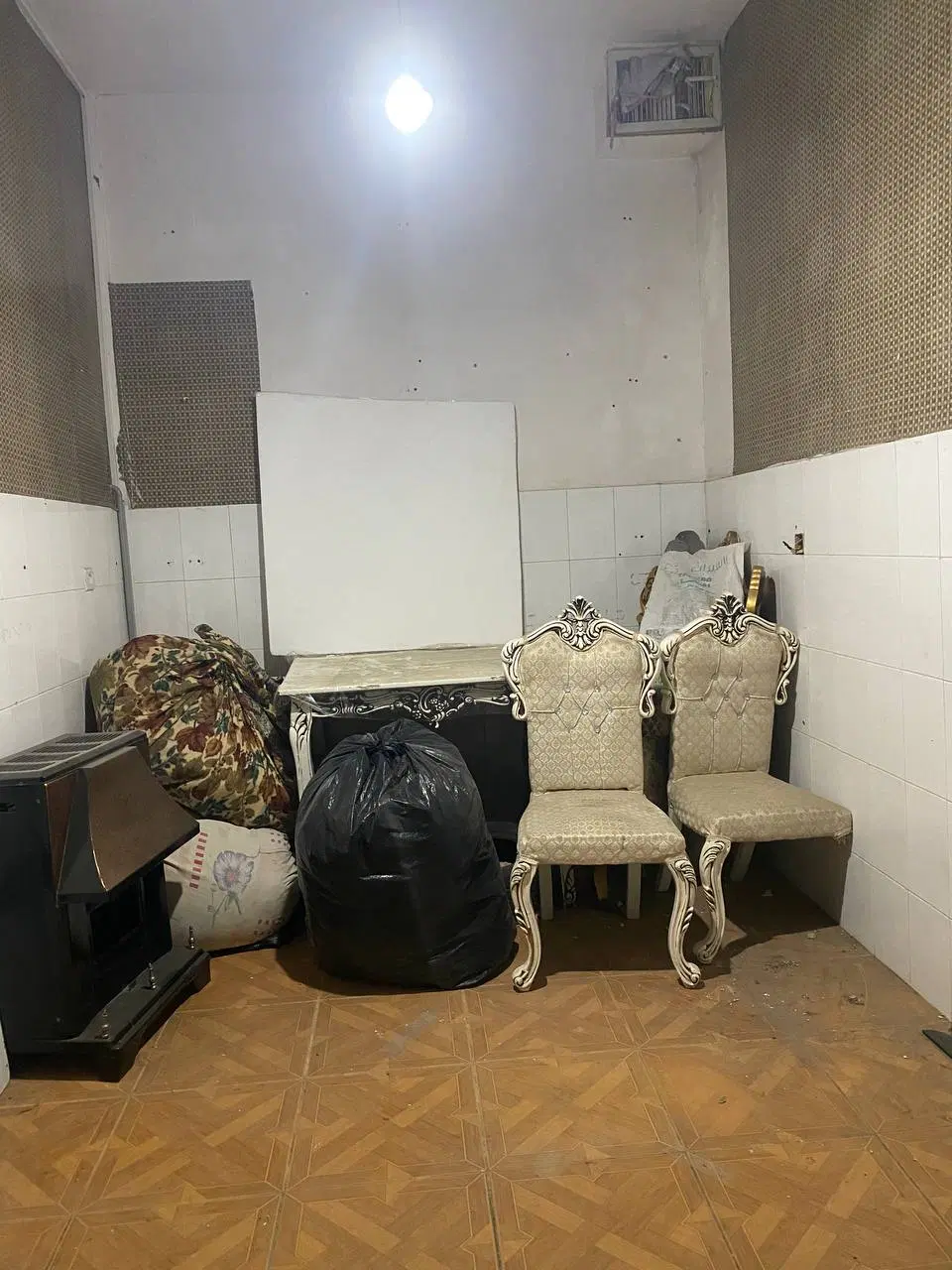 مغازه ۱۵ متری اجاره داده میشود