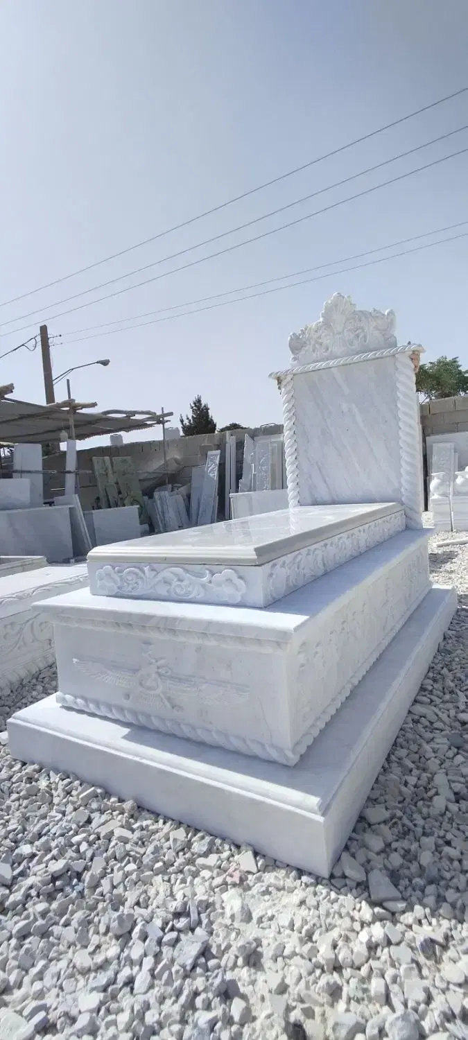 یک قطعه قبر