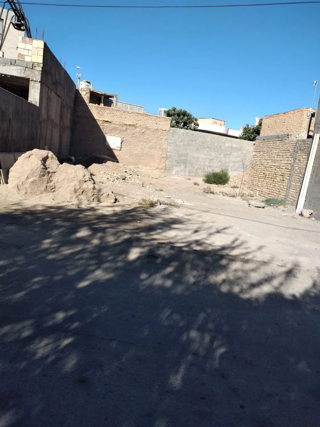 زمین موقعیت عالی درشهرک فرهنگیان