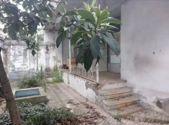 ملک ویلایی کلنگی با پروانه ساخت سه طبقه