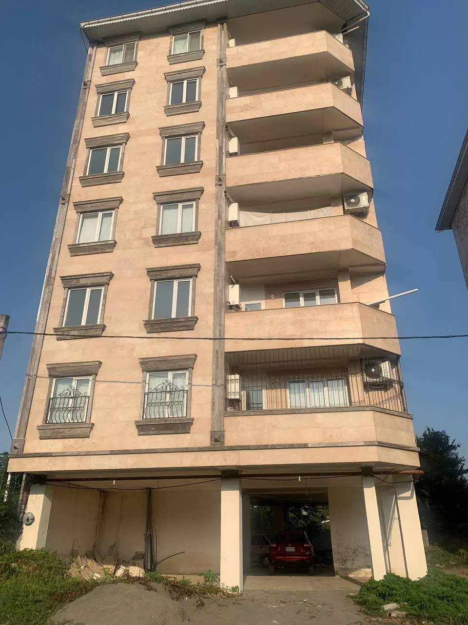 فروش یک واحد آپارتمان در لیسار