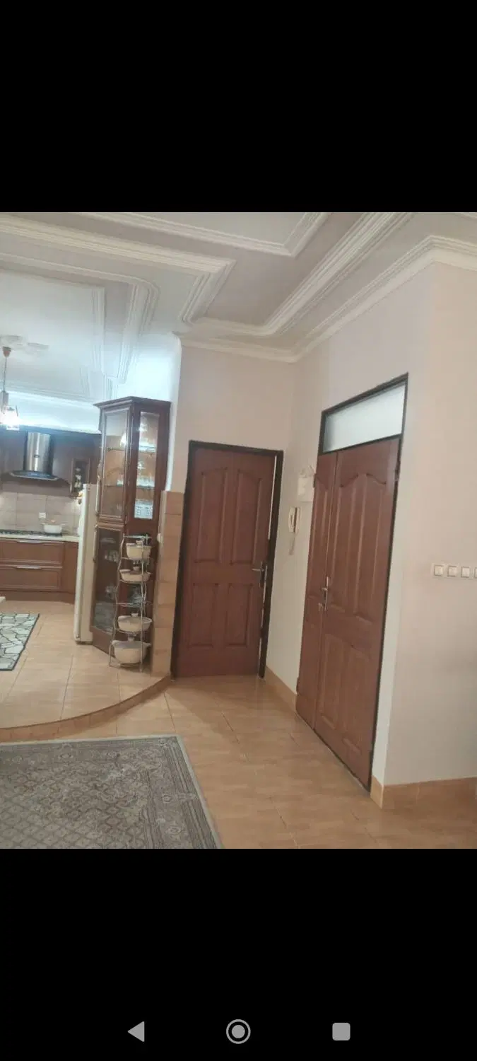 منزل مسکونی  متراژ 317 متر با دو سند شش دانگ