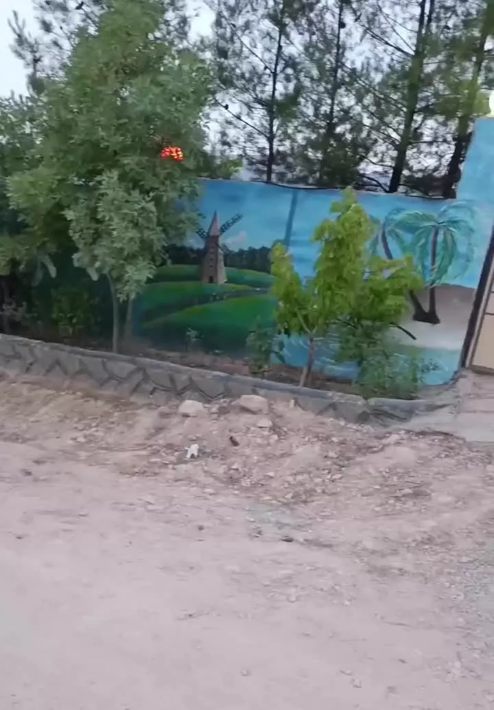 باغ شهری سیخ سیاخ دارنگون