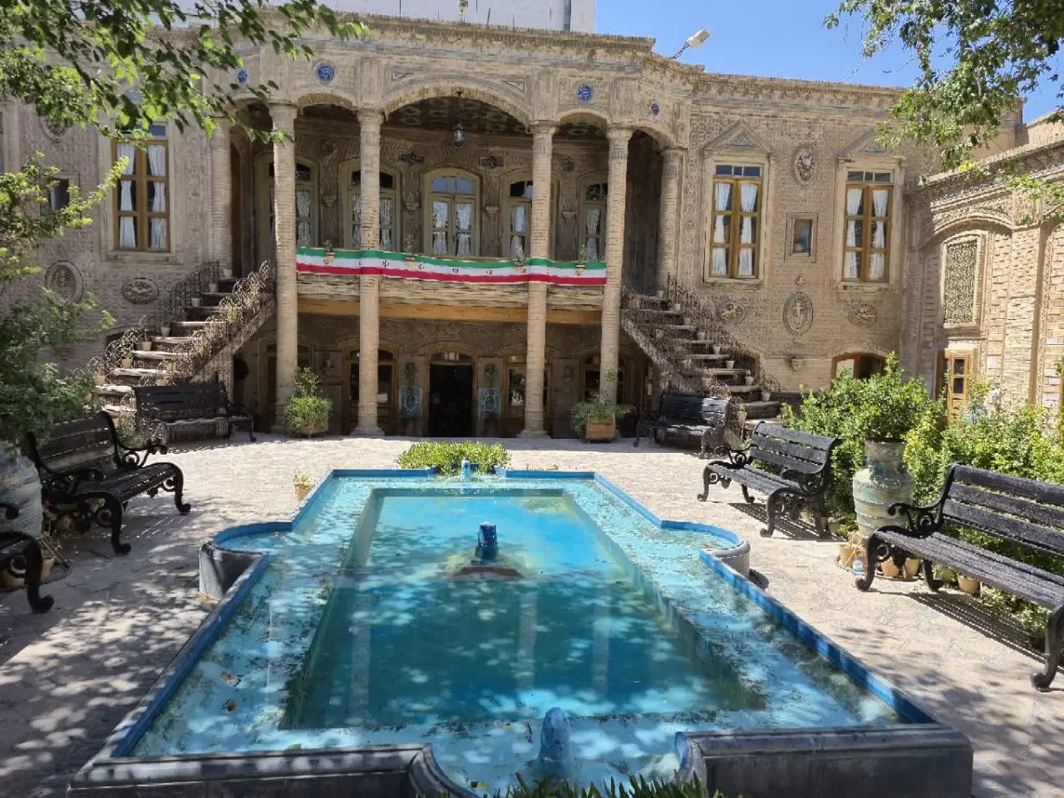 ۲۵۰ متر ویلایی آزادگان مناسب انبار و مشاغل خانگی