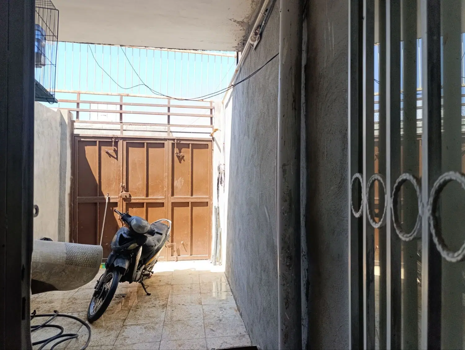 خانه دوطبقه ده پهن