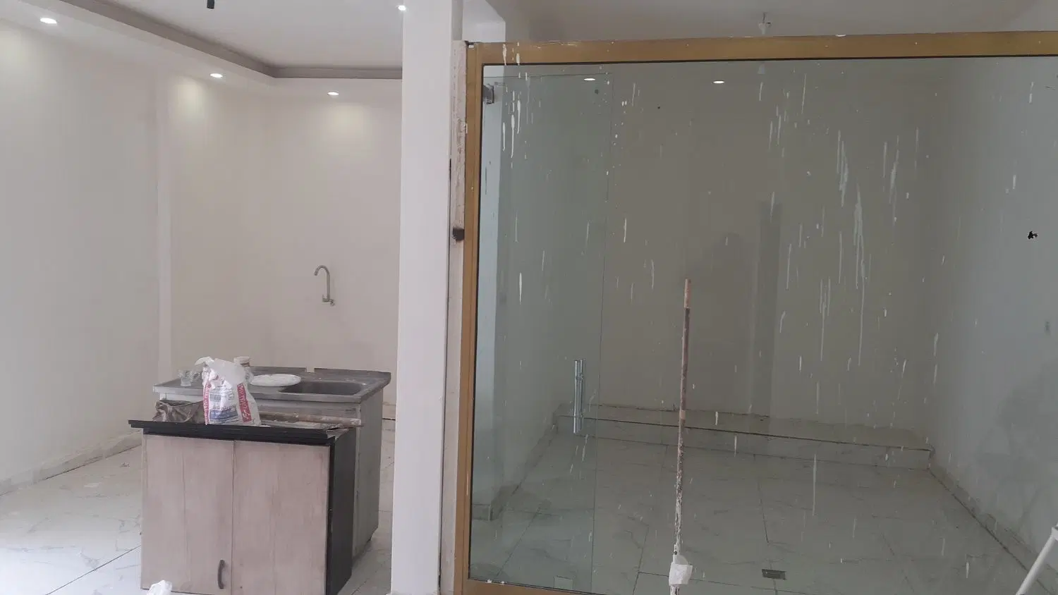 رهن و اجاره مغازه دو نبش ۴۲ متری