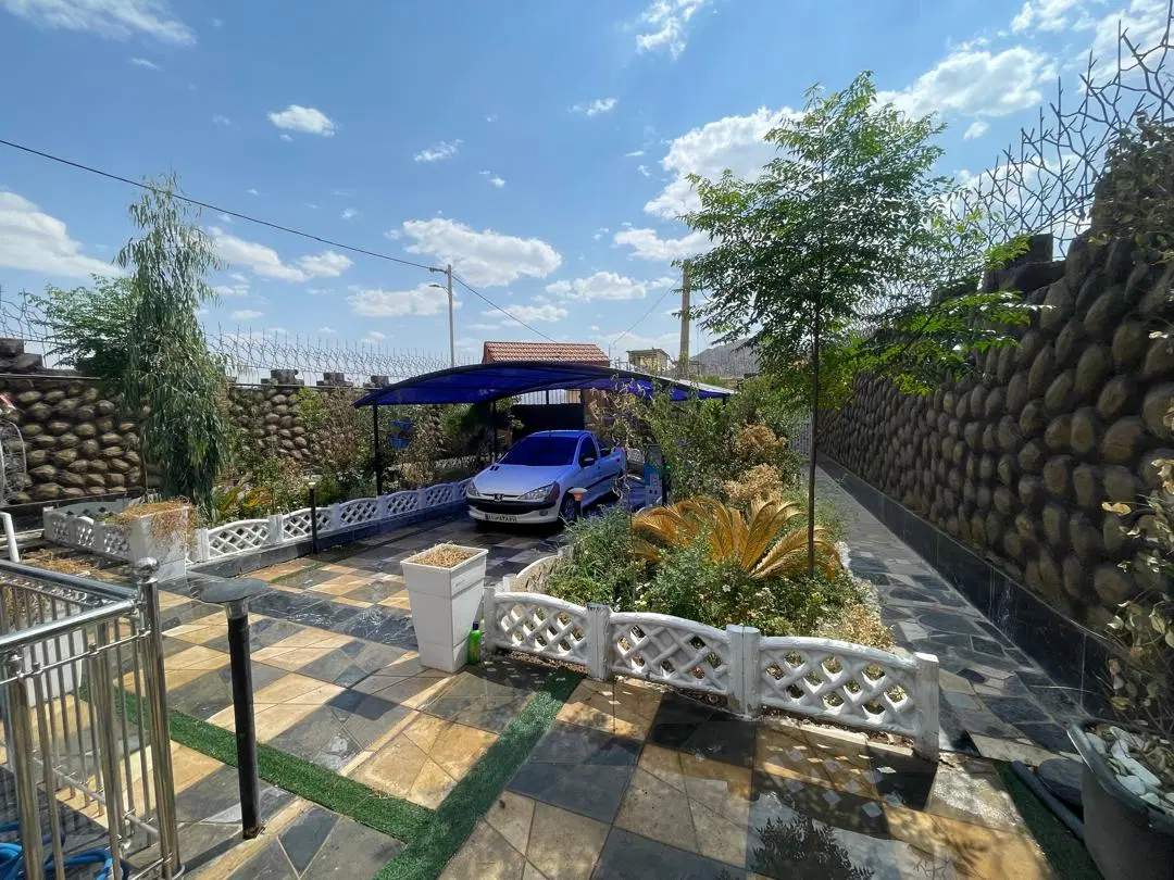 ویلا با سند مسکونی با آب و برق و گاز شهری