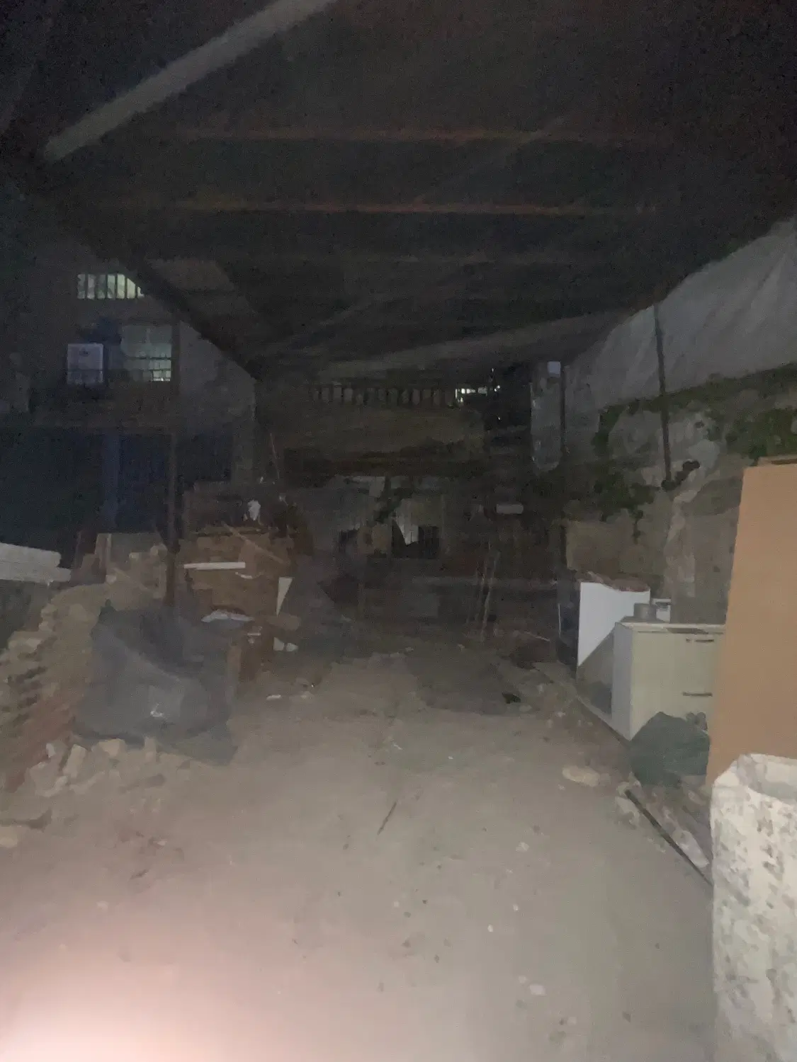 کارگاه ۱۵۰متری با حیاط