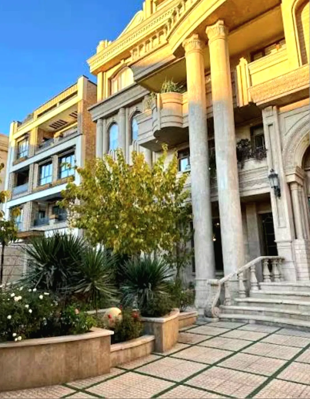 آپارتمان مهرشهر دانش ۲۳۰ متری