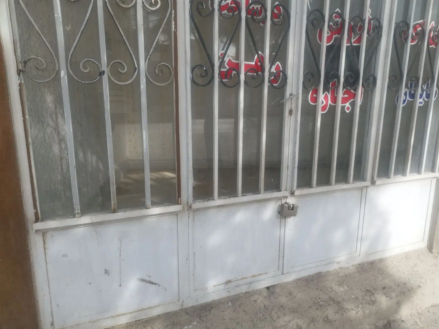 اجاره  مغازه چهار ده متری بر بلوار