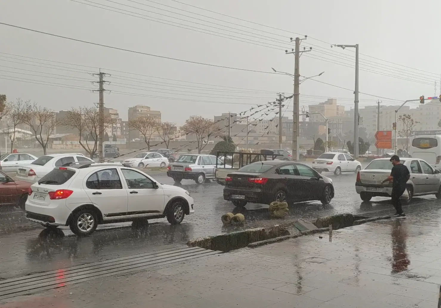40 متر مغازه با بالکن برجاده ملارد