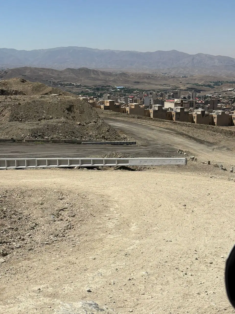 زمین فروشی رودهن