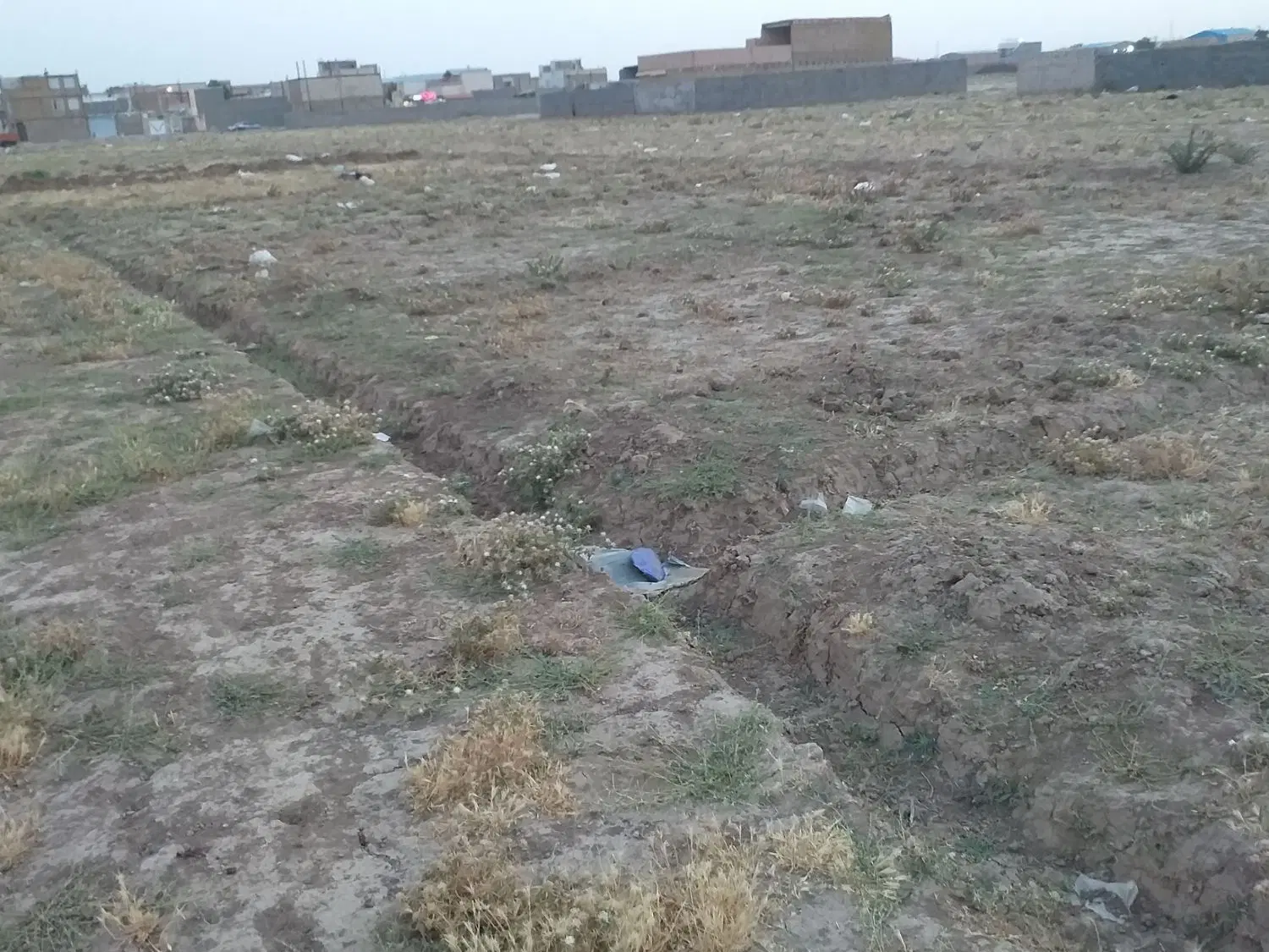 زمین فروشی