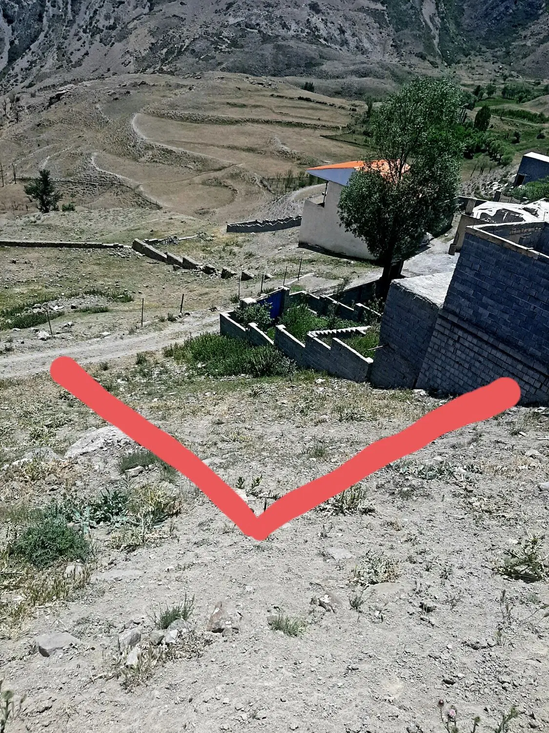 زمین داخل بافت ییلاق تینه