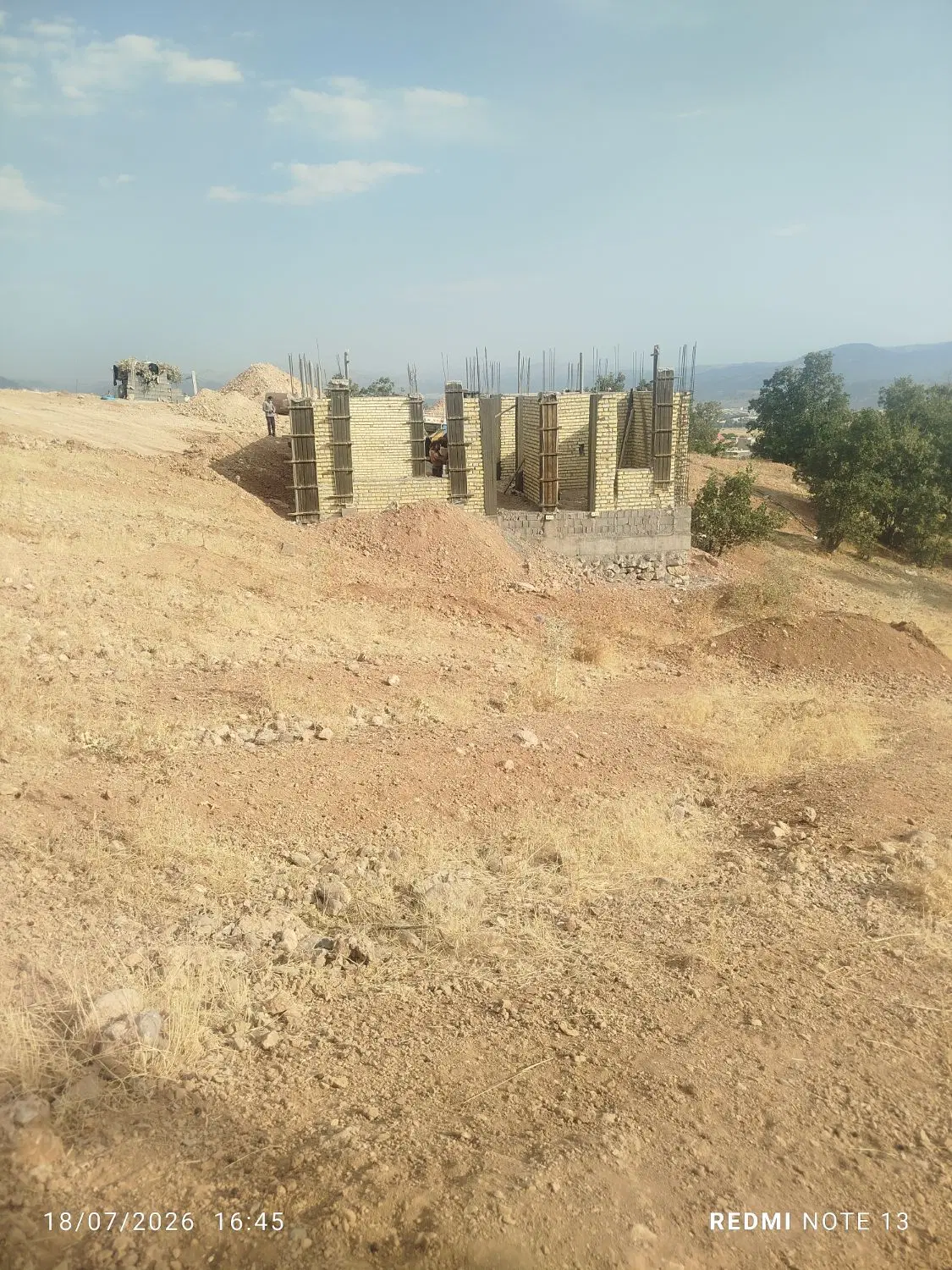 خونه نیمه کاره