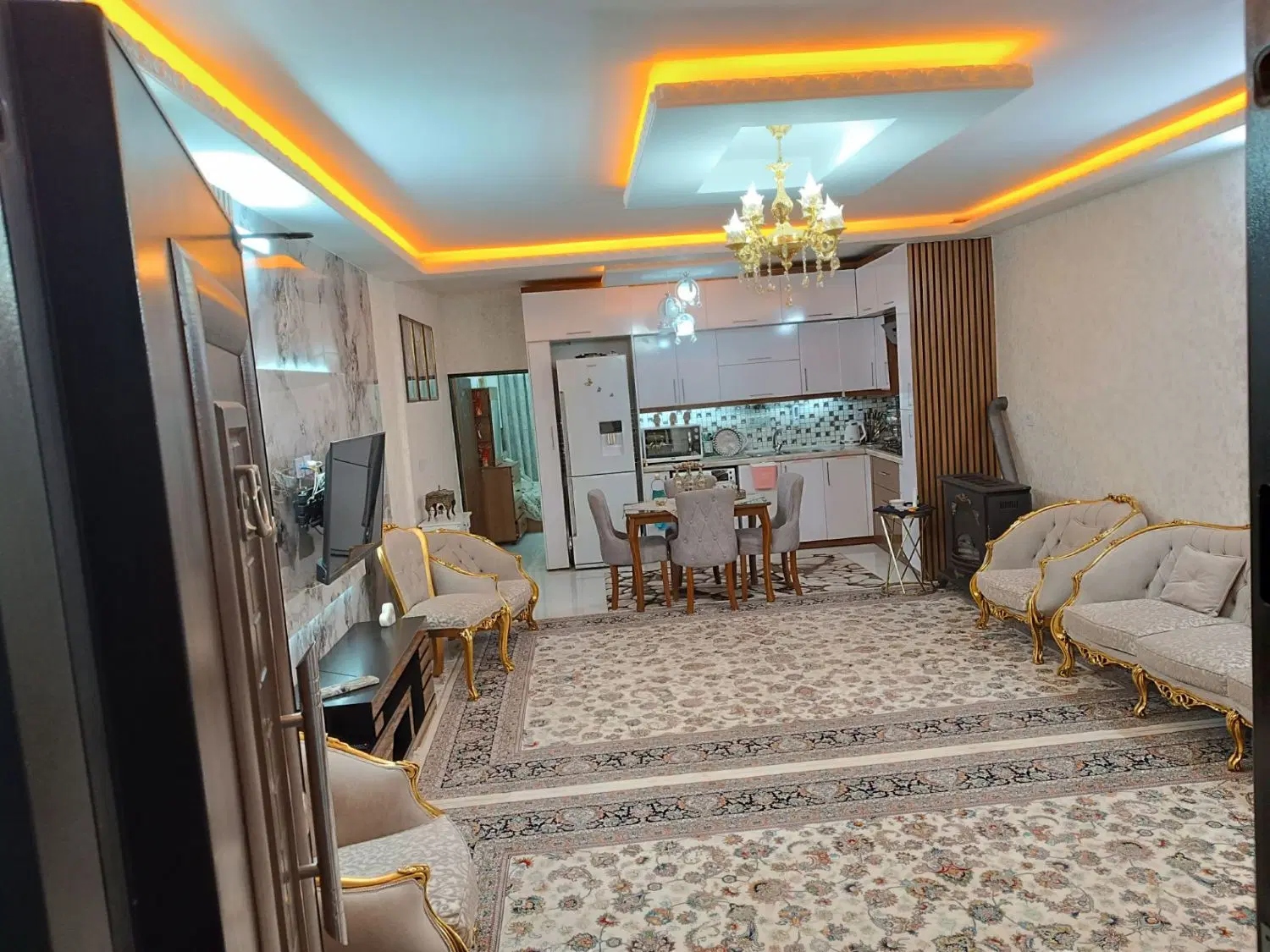۹۰ متر دوخوابه شیک طبقه اول