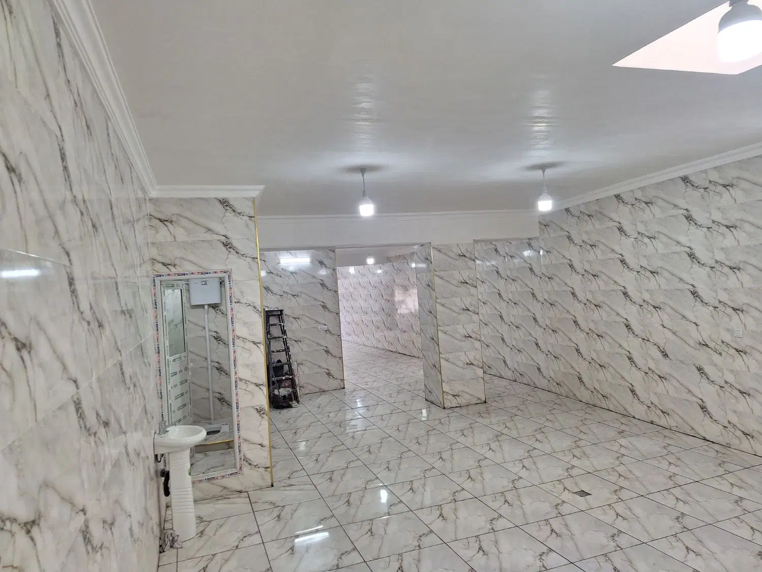 90متر.ایستگاه طاق عباسی.انبار داده میشه