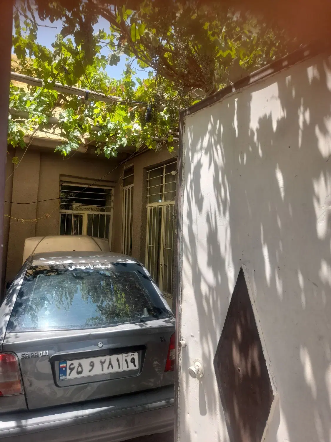 خانا ۱۰۰ متری لب اب
