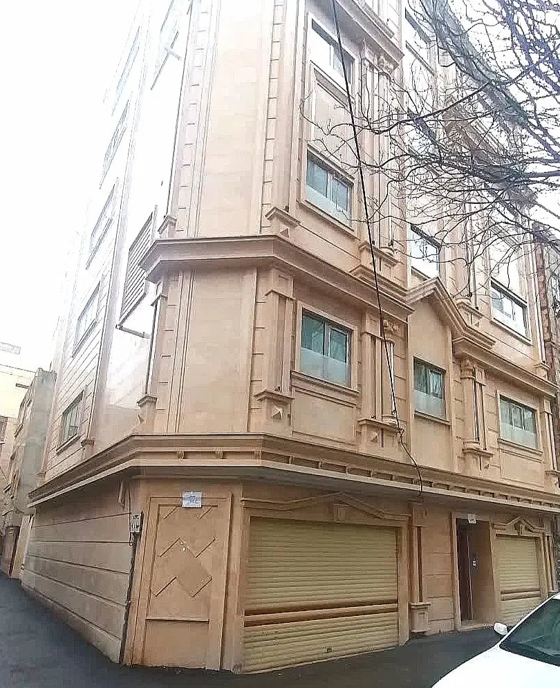آپارتمان جنوبی دو نبش