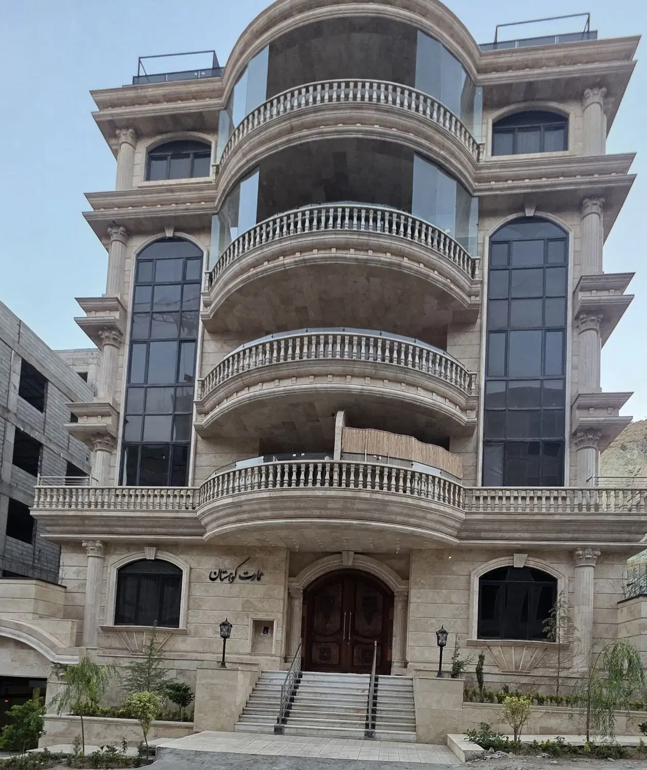 اپارتمان لاکچری فاز۱ دکتر حسابی