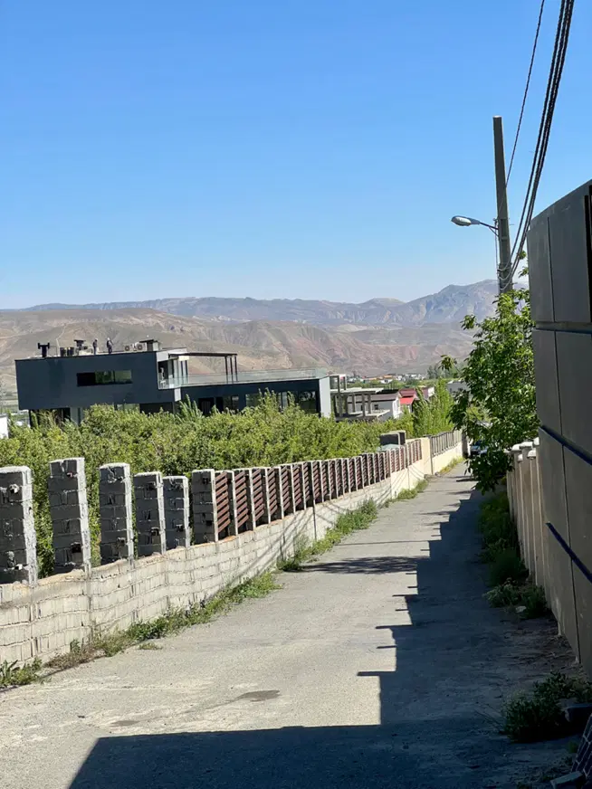 ۲۰۰متربه بالازمین شهرکی ویلایی تهرانی نشین ،جابان