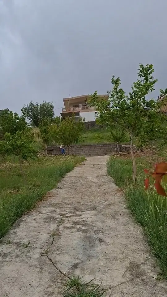 فروش ۲۰۰۰ متر باغ ویلا سند دار( روستای چمنار)