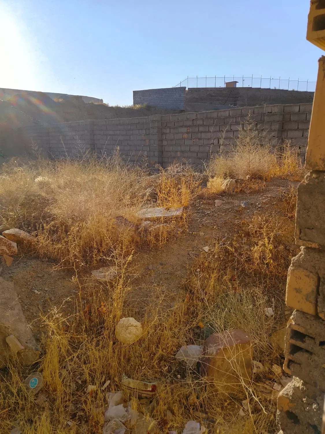 زمین ۳۰۰ متر مسکونی