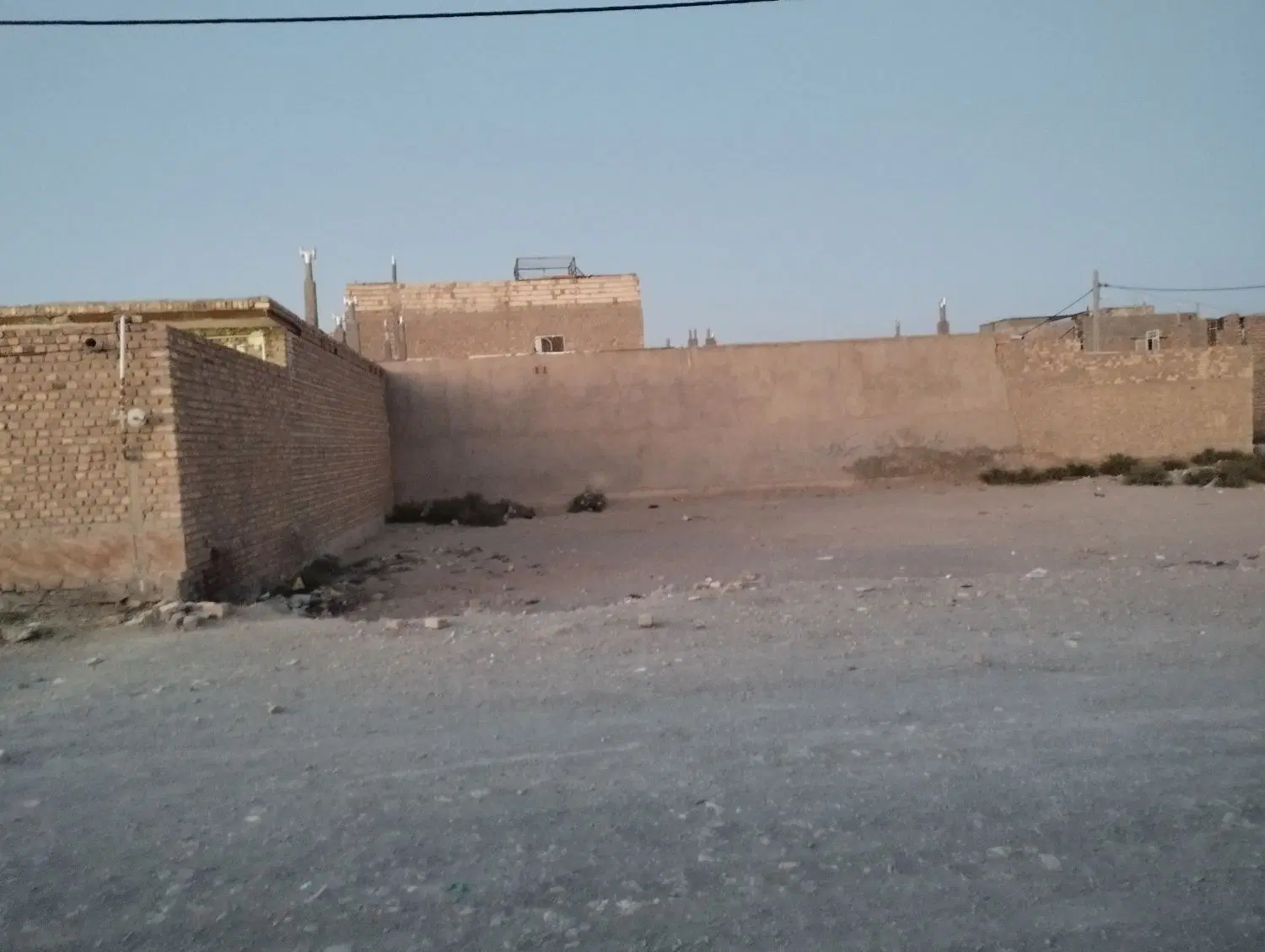 زمین فروشی