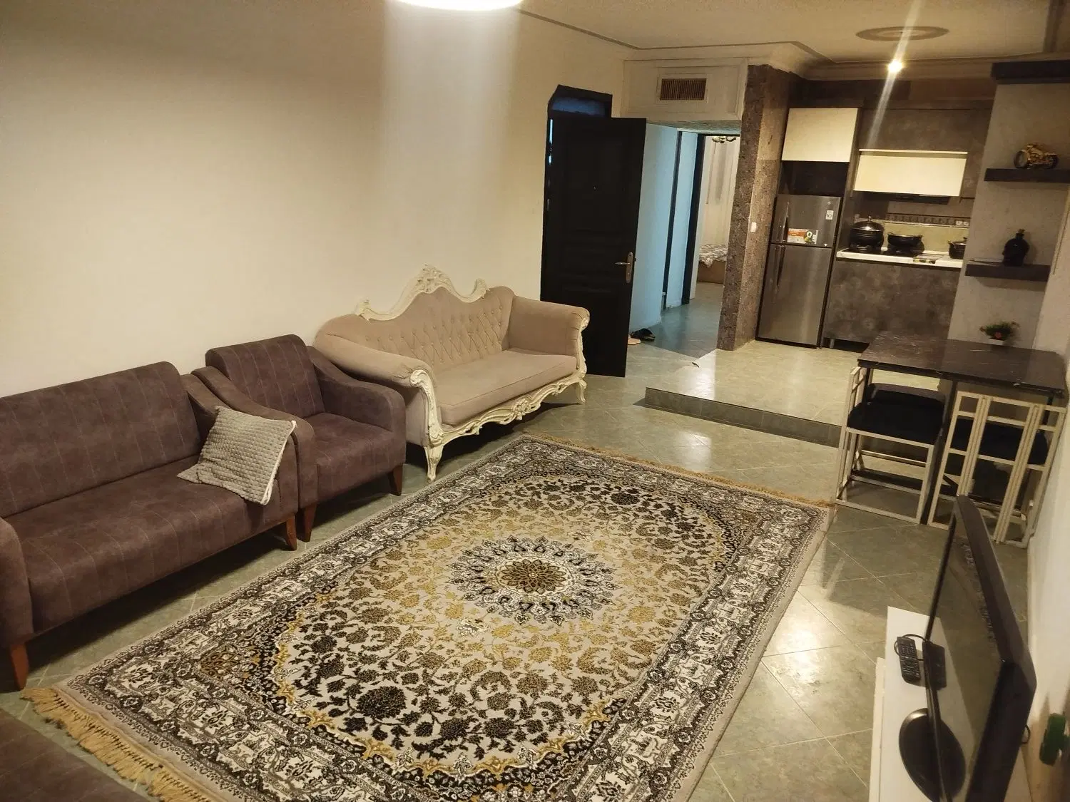 اجاره روزانه واحد در بهترین شرایط اقامتی کیش