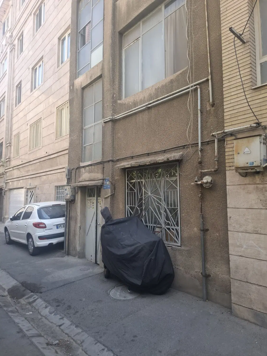 ملک کلنگی در مجیدیه شمالی نزدیک ایستگاه مترو