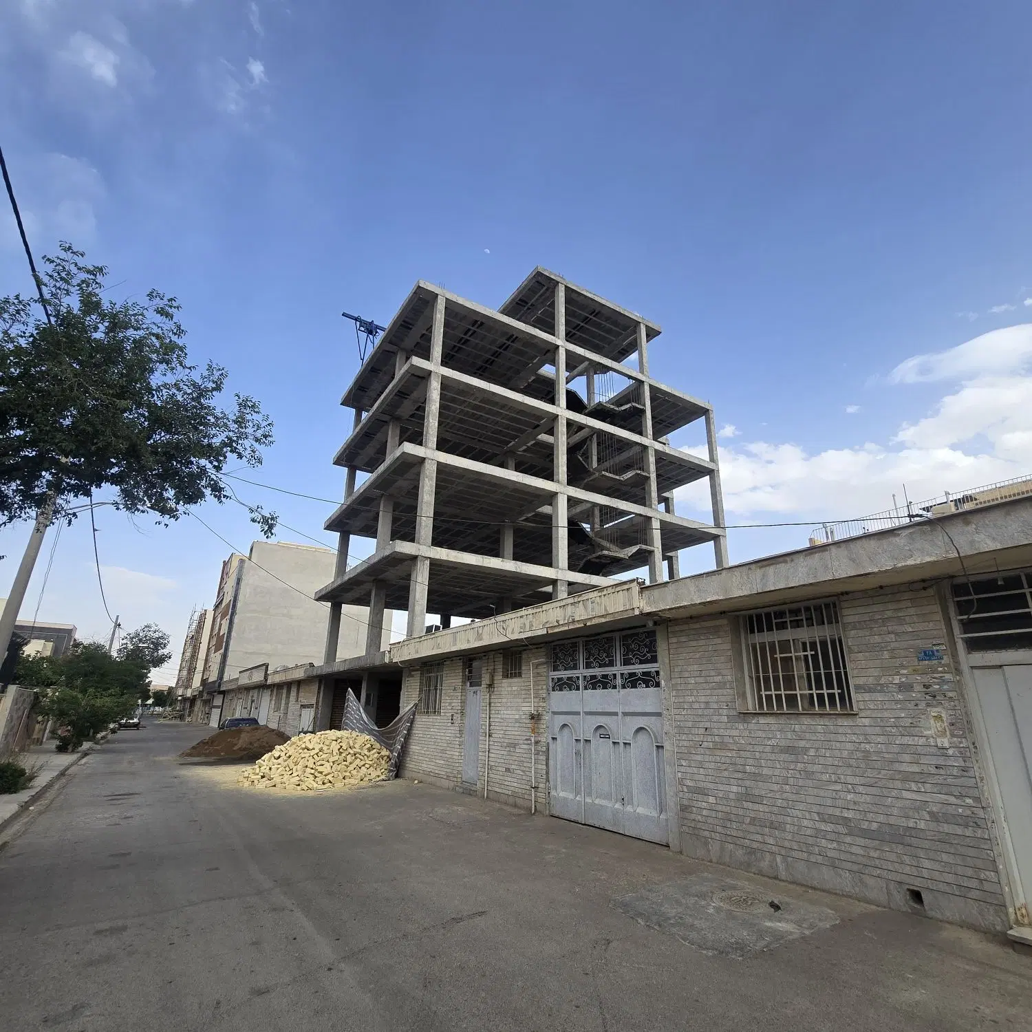 فروش اسکلت ۵ سقف خیابان فیض جنوبی غربی