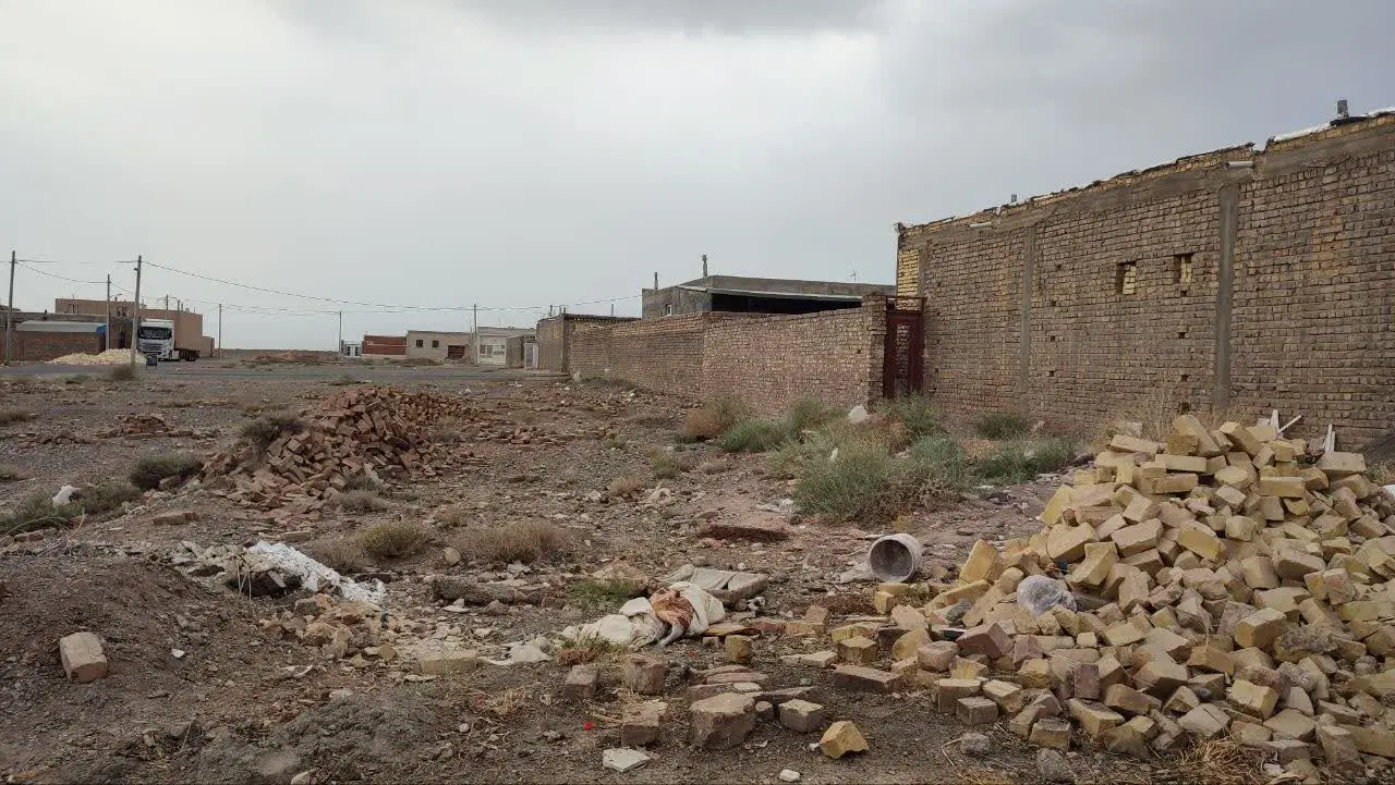 زمین فروشی