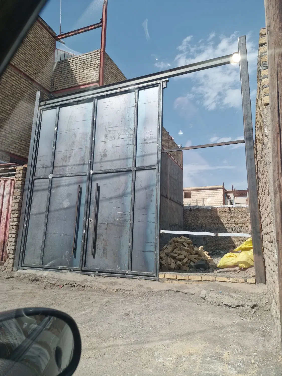 زمین داخل بافت گرجی جاده کلات
