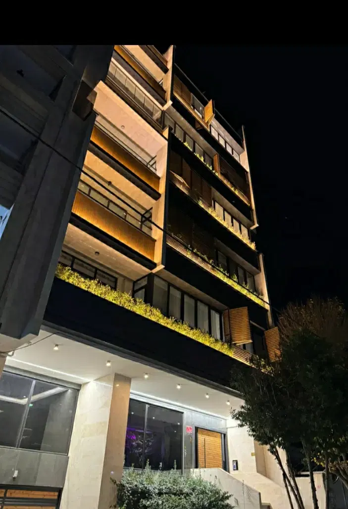 137 متری رو بنما