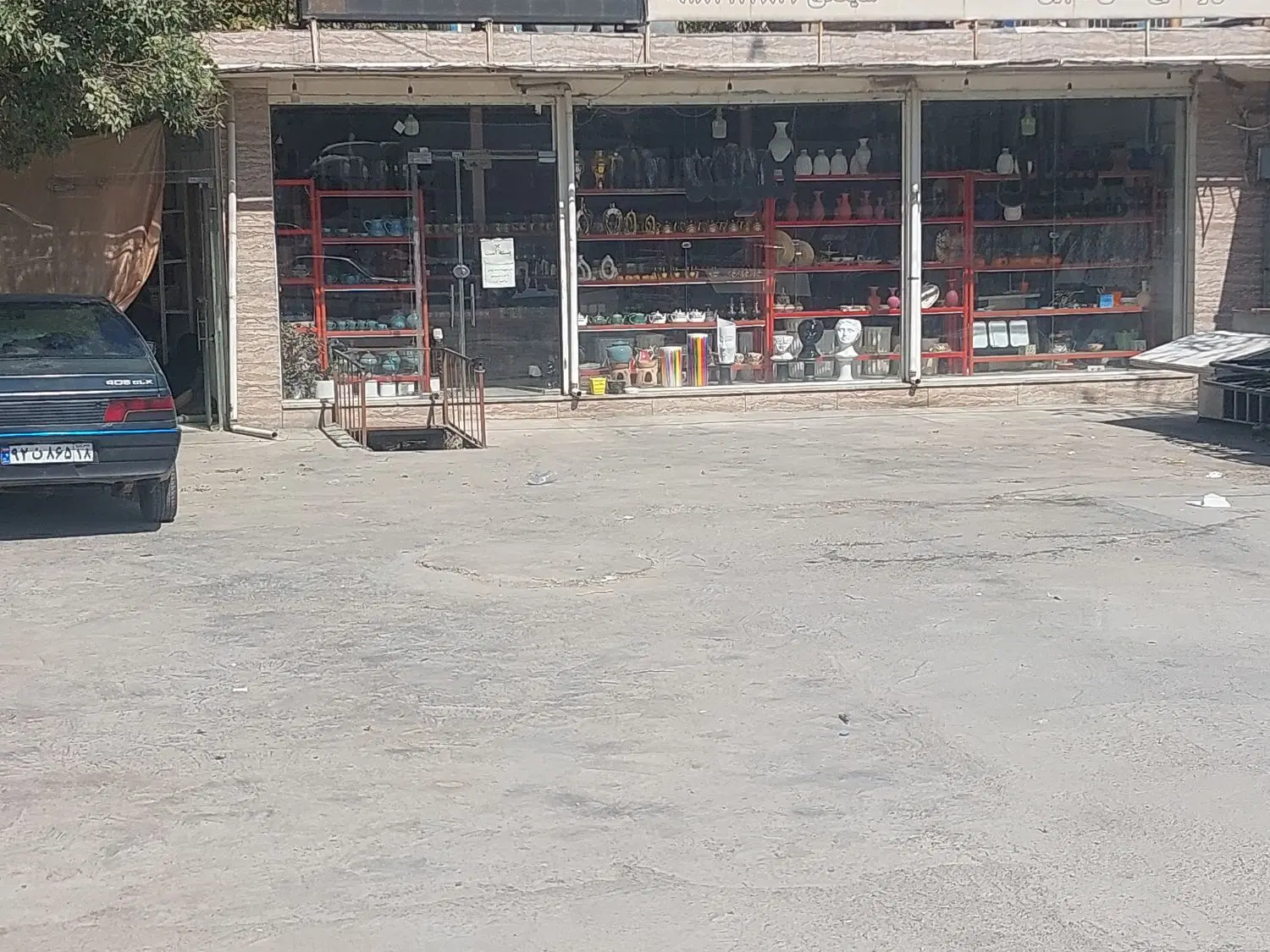مغازه تجاری ۹۹متر کلا ۳۰۰متر بر اصلی
