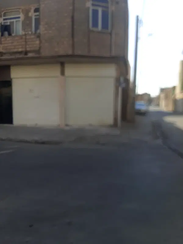 ۱۵ متر مغازه به عنوان انبار یا مغازه