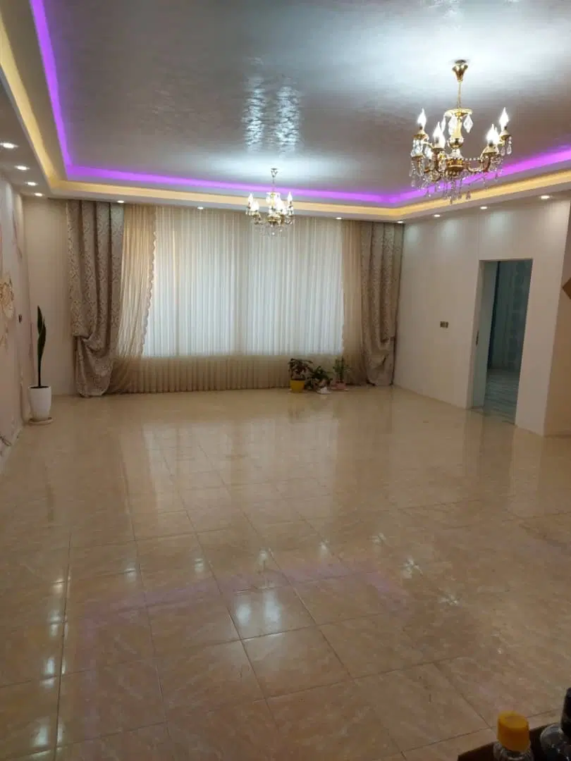 ویلایی دو طبقه و نیم