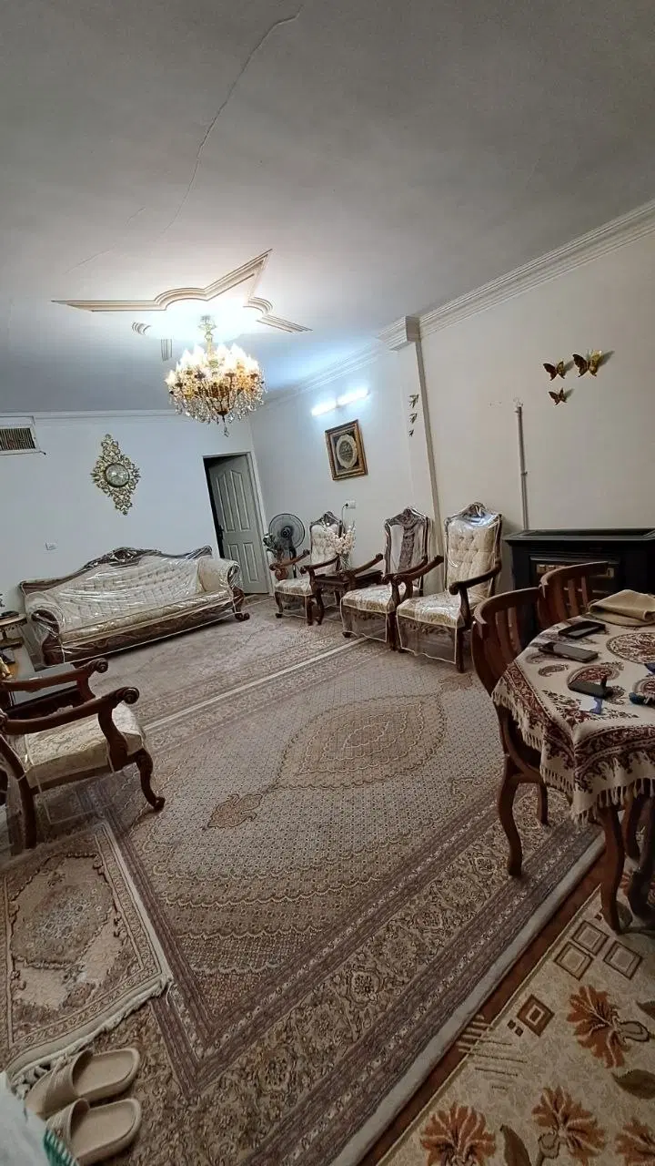 65 متری خوش نقشه مناسب عروس داماد و سرمایه گذاری