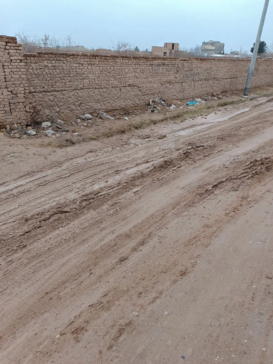 زمین فروشی