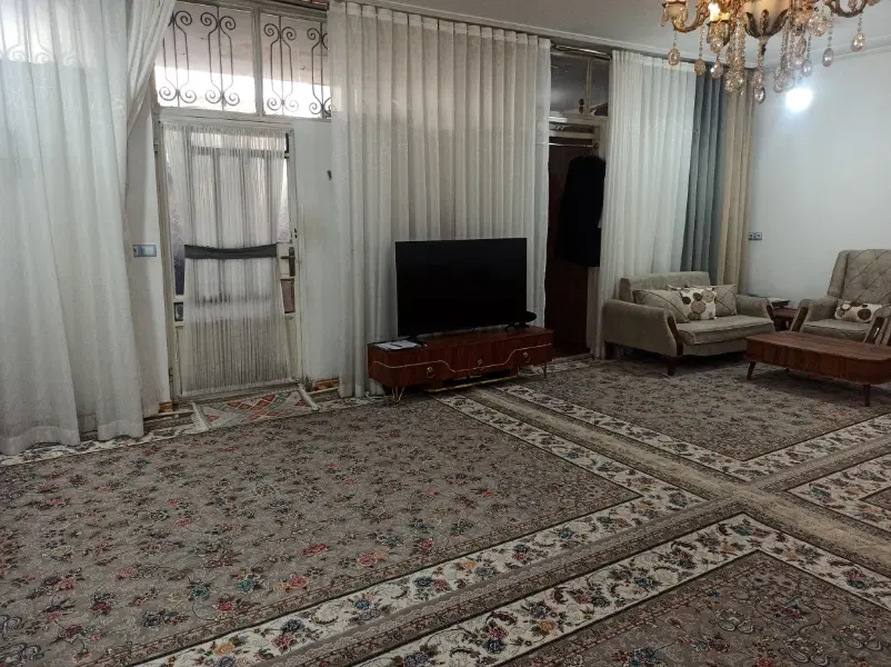 آپارتمان 140متری طبقه دوم گلدشت غربی