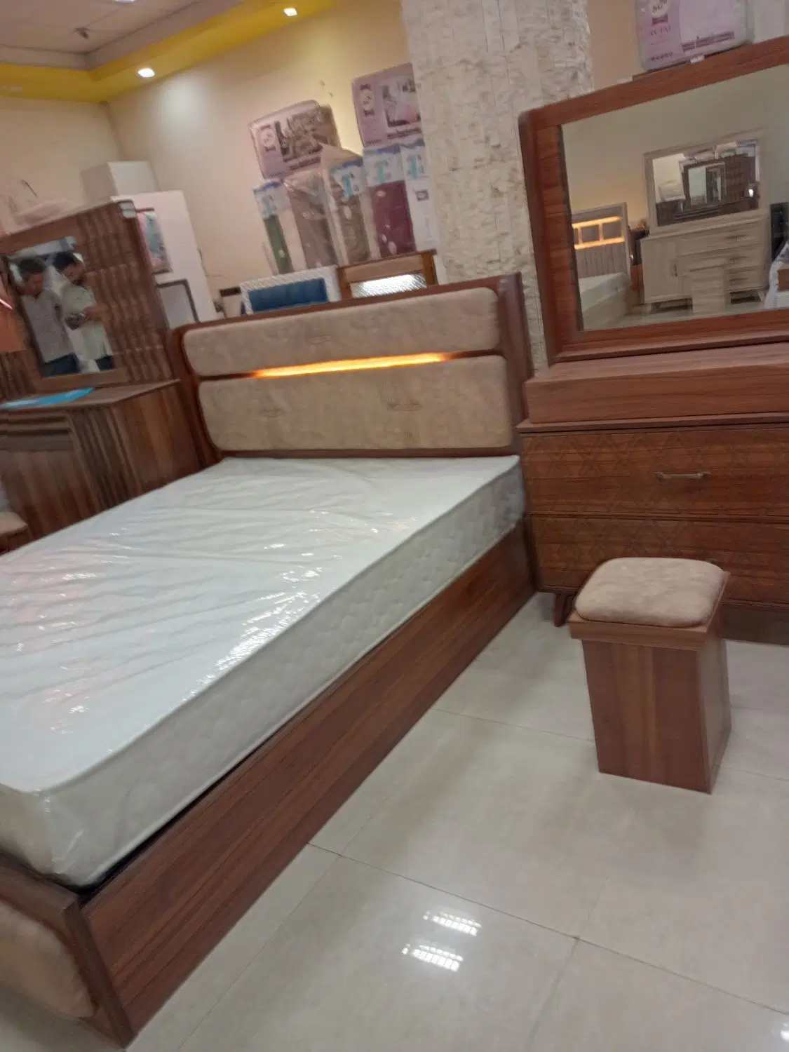 رهن واجاره ۱۱۰متر زعفرانیه