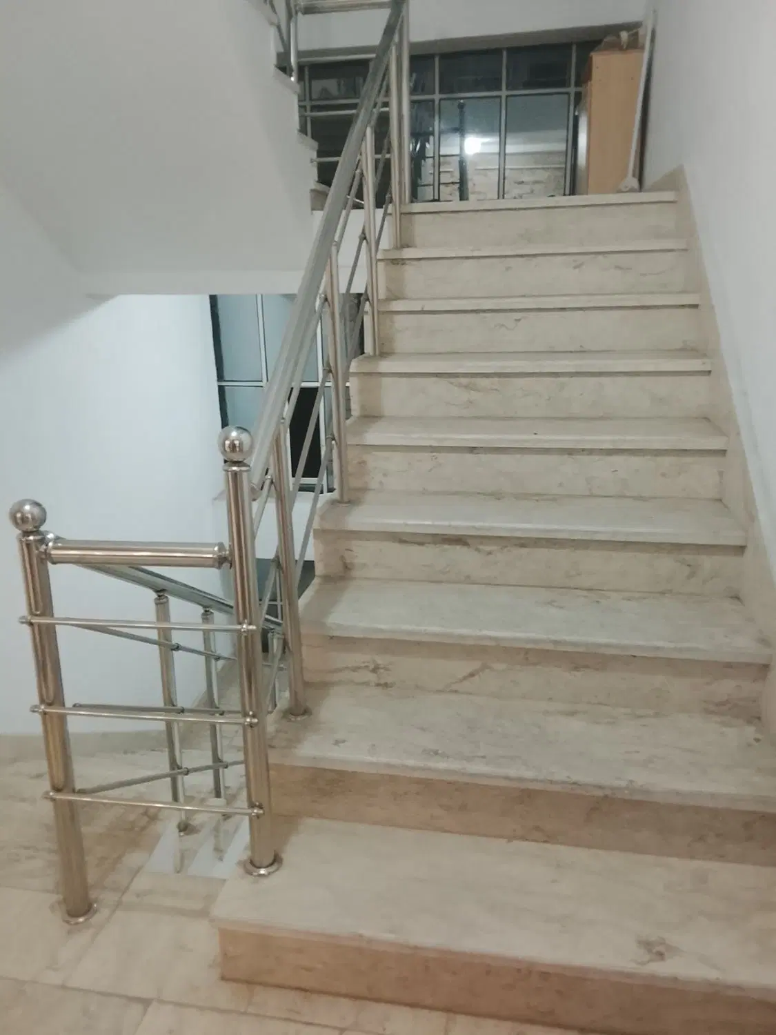 آپارتمان طبقه دوم با تمام امکانات ۶_۵ میلیارد