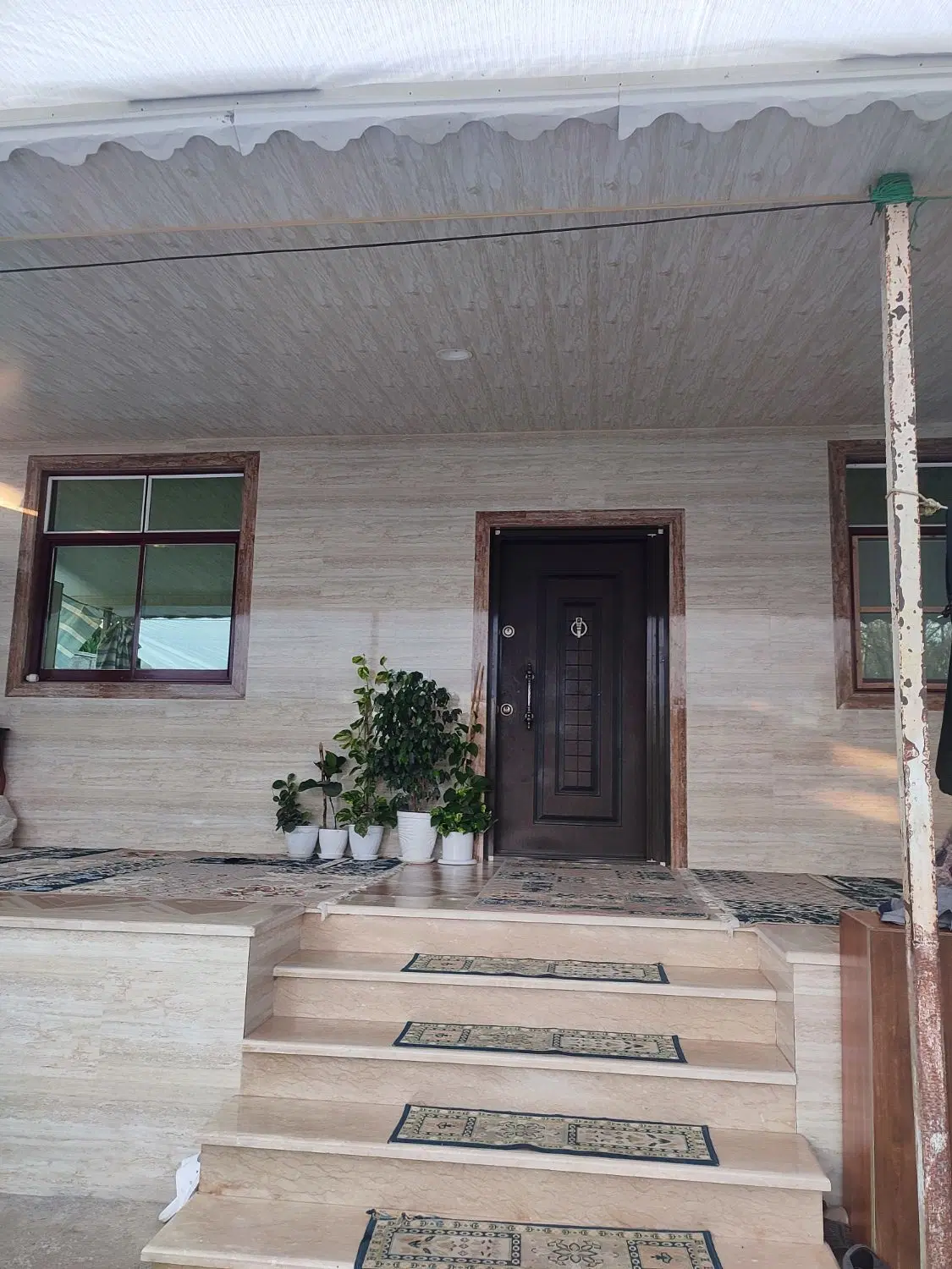 یک باب منزل ویلایی بفروش می رسد
